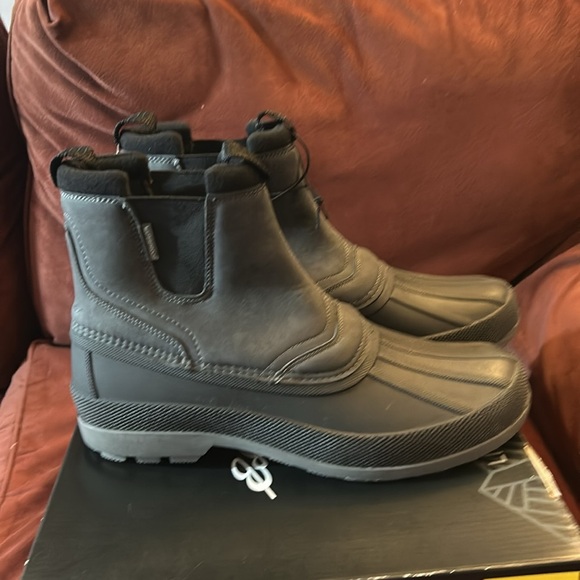 Eddie Bauer Waterproof Boots Size 10 New in Box Gray - Picture 2 of 8